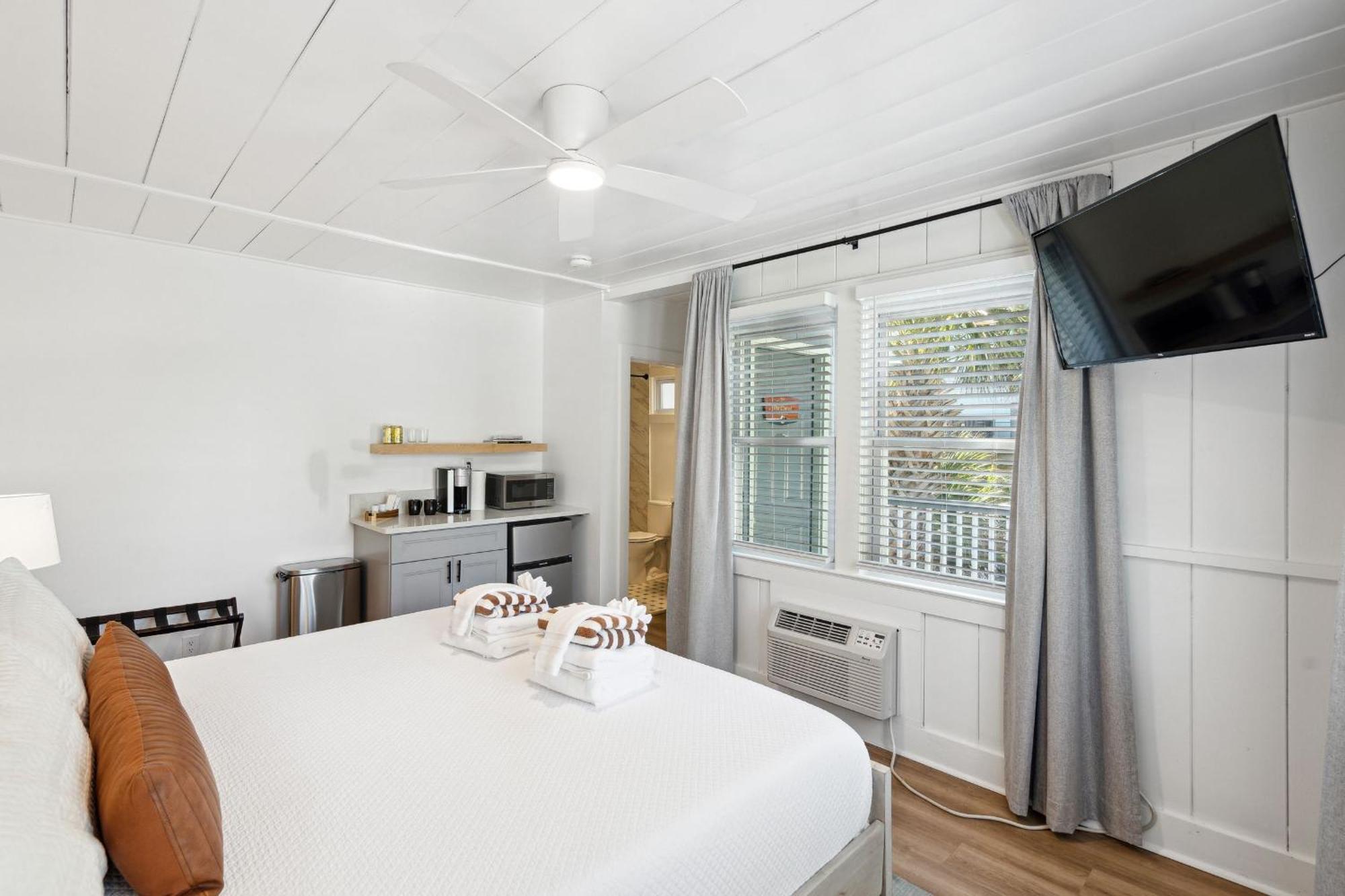 Folliday Inn - The Ariston - Room 34 Folly Beach Extérieur photo